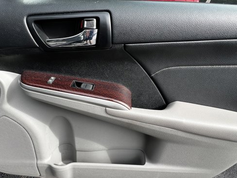 Used 2014 Toyota Camry XLE image 42