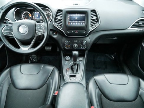 Used 2019 Jeep Cherokee Latitude Plus w/ Cold Weather Group image 12