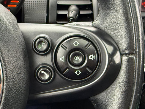 Used 2015 MINI Cooper 2-Door Hardtop w/ Premium Package image 16