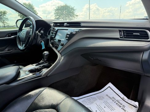 Used 2019 Toyota Camry SE image 14