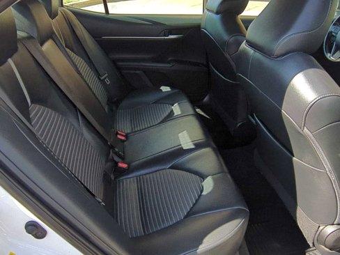 Used 2018 Toyota Camry SE image 20