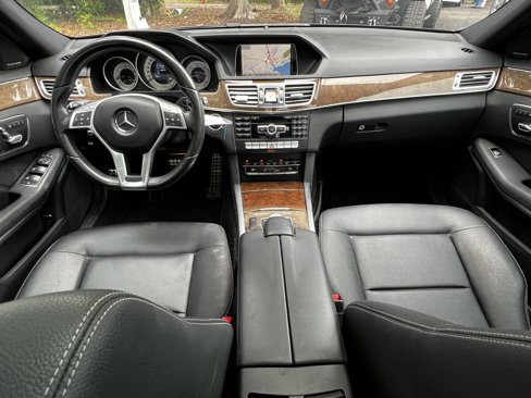 Used 2015 Mercedes-Benz E 250 BlueTEC Sedan image 36