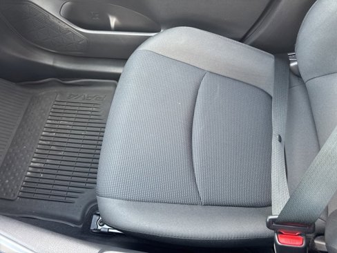 Used 2022 Toyota RAV4 LE image 19