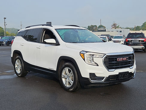Certified 2022 GMC Terrain SLE w/ Driver Convenience Package image 1