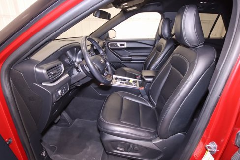 Certified 2020 Ford Explorer XLT w/ Equipment Group 202A image 13