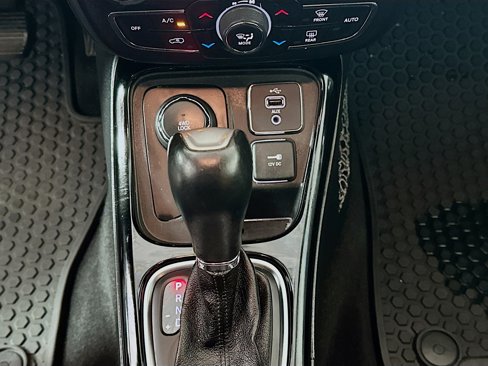 Used 2018 Jeep Compass Latitude w/ Popular Equipment Group image 25