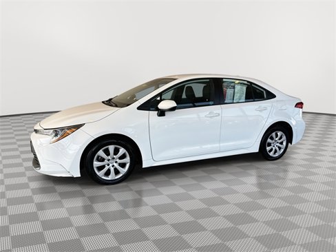 Used 2023 Toyota Corolla LE image 7