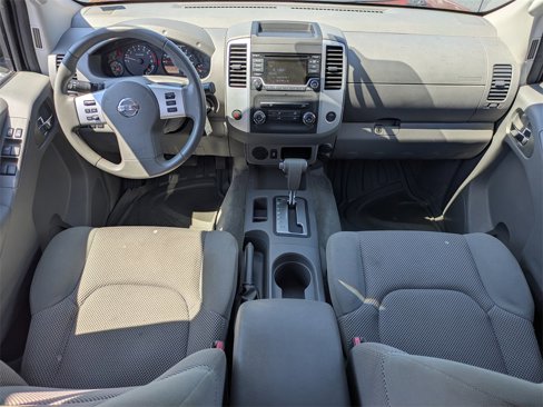 Used 2016 Nissan Frontier SV image 16