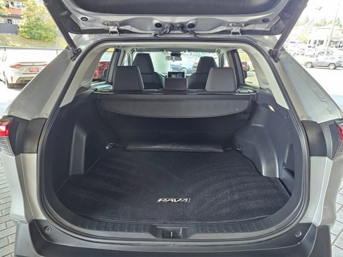 Used 2023 Toyota RAV4 XLE w/ Convenience Package image 16