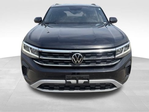 Used 2023 Volkswagen Atlas Cross Sport SE w/ Black Wheel Package image 8