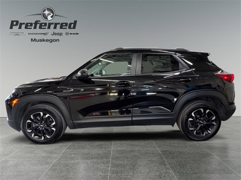 Used 2022 Chevrolet TrailBlazer LT w/ Sun and Liftgate Package image 3