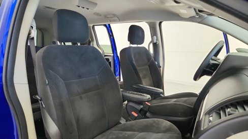 Used 2018 Dodge Grand Caravan SE w/ UConnect Hands-Free Group image 36