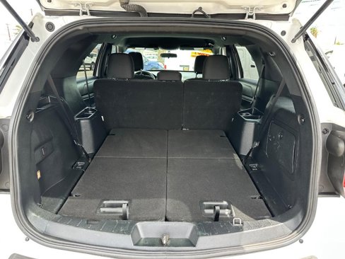 Used 2019 Ford Explorer XLT image 43
