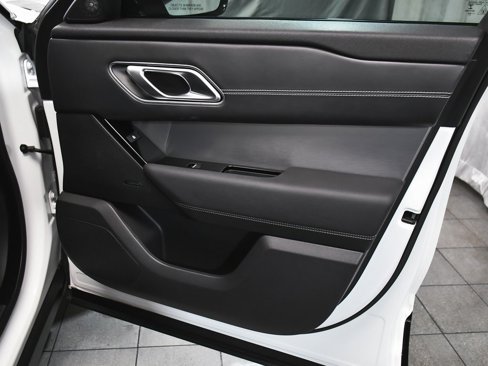 Used 2023 Land Rover Range Rover Velar R-Dynamic S image 17
