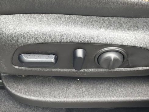 Used 2020 Chevrolet Equinox Premier image 19