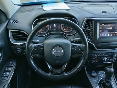 Used 2020 Jeep Cherokee Latitude Plus image 16