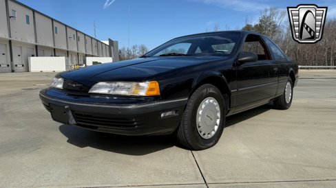 Used 1989 Ford Thunderbird image 2