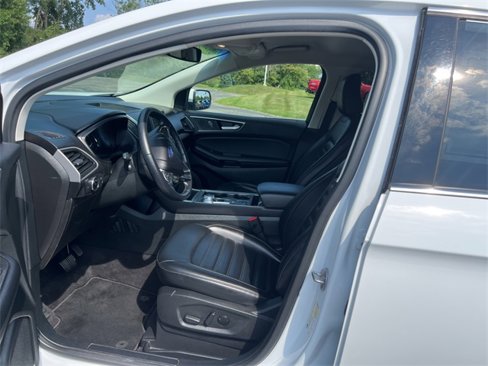 Used 2023 Ford Edge SEL image 8