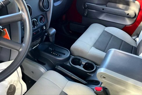 Used 2010 Jeep Wrangler Unlimited Sport image 16