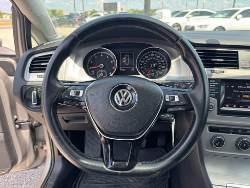 Used 2015 Volkswagen Golf S image 10