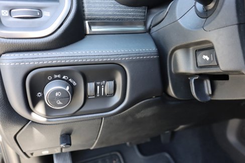 Used 2019 RAM 3500 Limited image 11