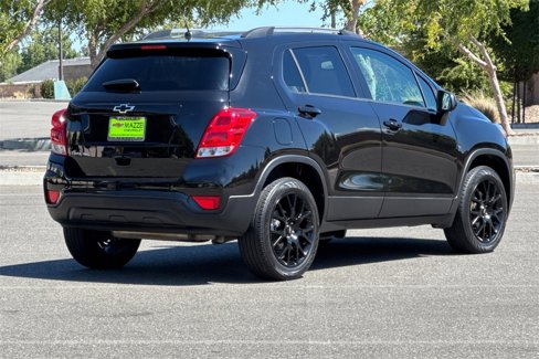 Used 2022 Chevrolet Trax LT w/ Midnight Edition image 9