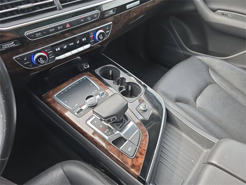Used 2018 Audi Q7 3.0T Prestige image 29