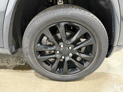 Used 2018 Jeep Grand Cherokee Altitude image 6