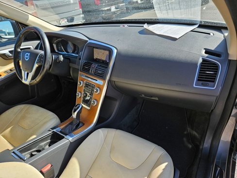 Used 2017 Volvo XC60 T6 Inscription w/ Preferred Option Package image 34