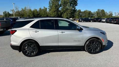 Certified 2022 Chevrolet Equinox RS image 2