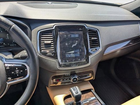 Used 2017 Volvo XC90 T5 Momentum w/ Momentum Plus Package image 12