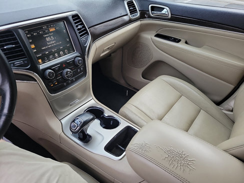 Used 2014 Jeep Grand Cherokee Limited image 13