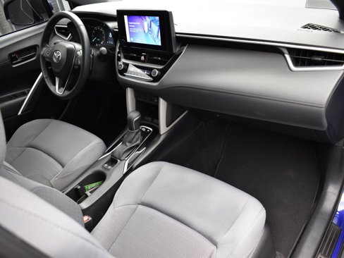 Used 2024 Toyota Corolla Cross SE image 37