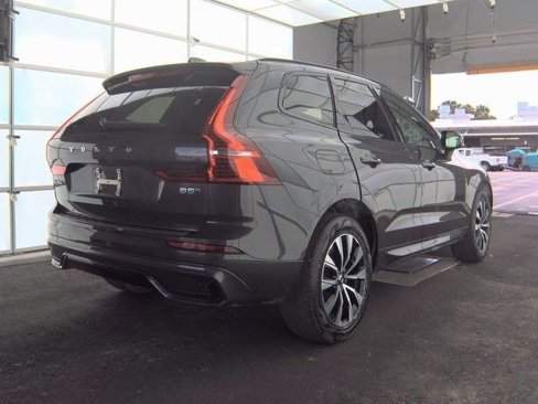 Used 2024 Volvo XC60 B5 Core w/ Protection Package Premier image 4
