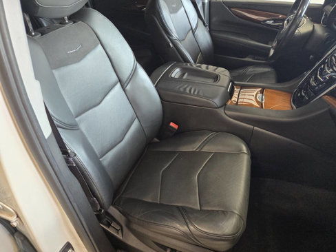 Used 2015 Cadillac Escalade ESV Premium image 16