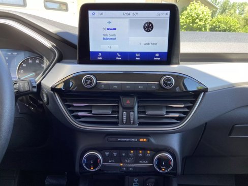 Used 2022 Ford Escape SE image 16
