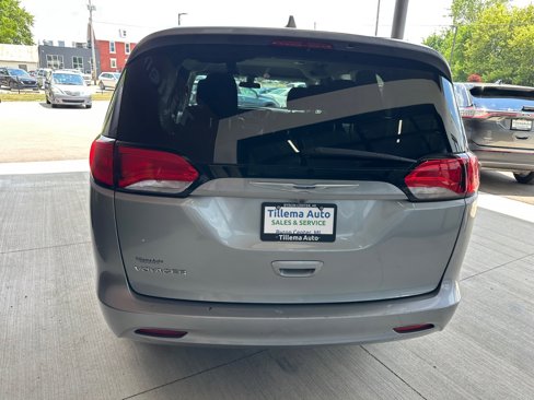 Used 2020 Chrysler Voyager LX image 6