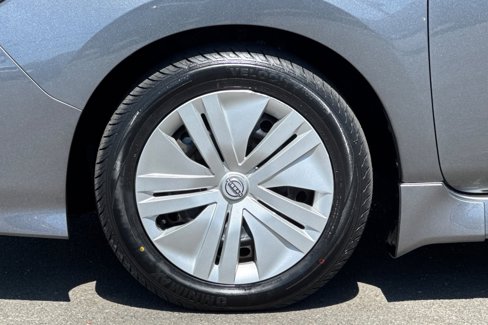 Certified 2024 Nissan Leaf S image 33