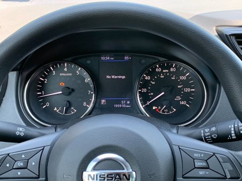Used 2020 Nissan Rogue S image 11