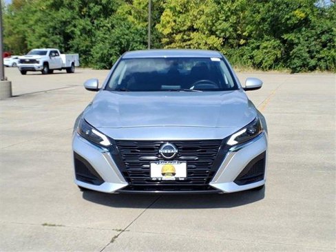 Used 2023 Nissan Altima 2.5 SV image 7