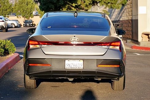Certified 2024 Hyundai Elantra SEL image 9