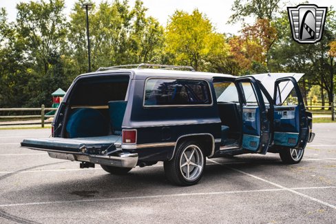 Used 1985 Chevrolet Suburban 2WD image 18