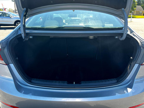 Used 2017 Hyundai Elantra Limited w/ Limited Ultimate Package 09 image 32