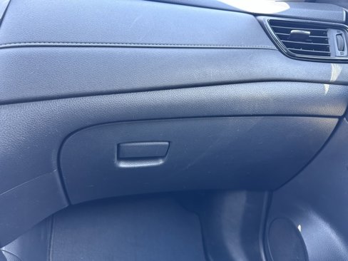 Used 2018 Nissan Rogue SV w/ Premium Package image 20
