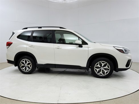 Used 2021 Subaru Forester Premium image 8