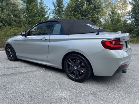 Used 2016 BMW M235i xDrive Convertible image 7