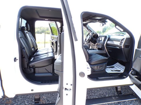 Used 2021 Ford F250 Platinum w/ FX4 Off-Road Package image 4