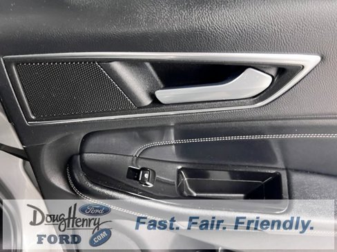Used 2017 Ford Edge Titanium w/ Technology Package image 33