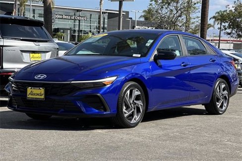 Certified 2025 Hyundai Elantra Sport image 8