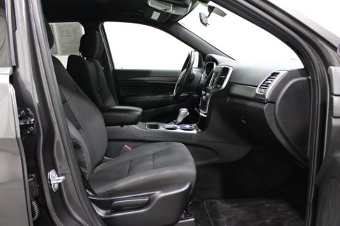 Used 2019 Jeep Grand Cherokee Laredo image 31